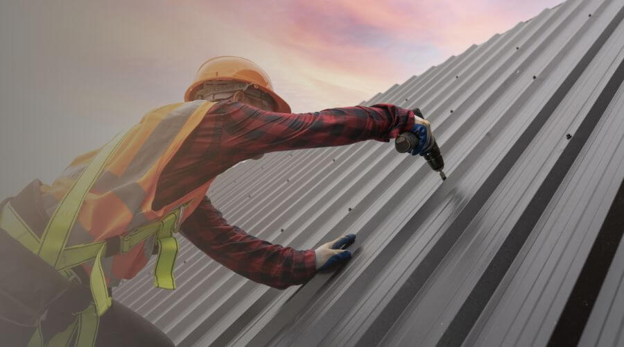 Professional gutter cleaning in Urbana, IN
